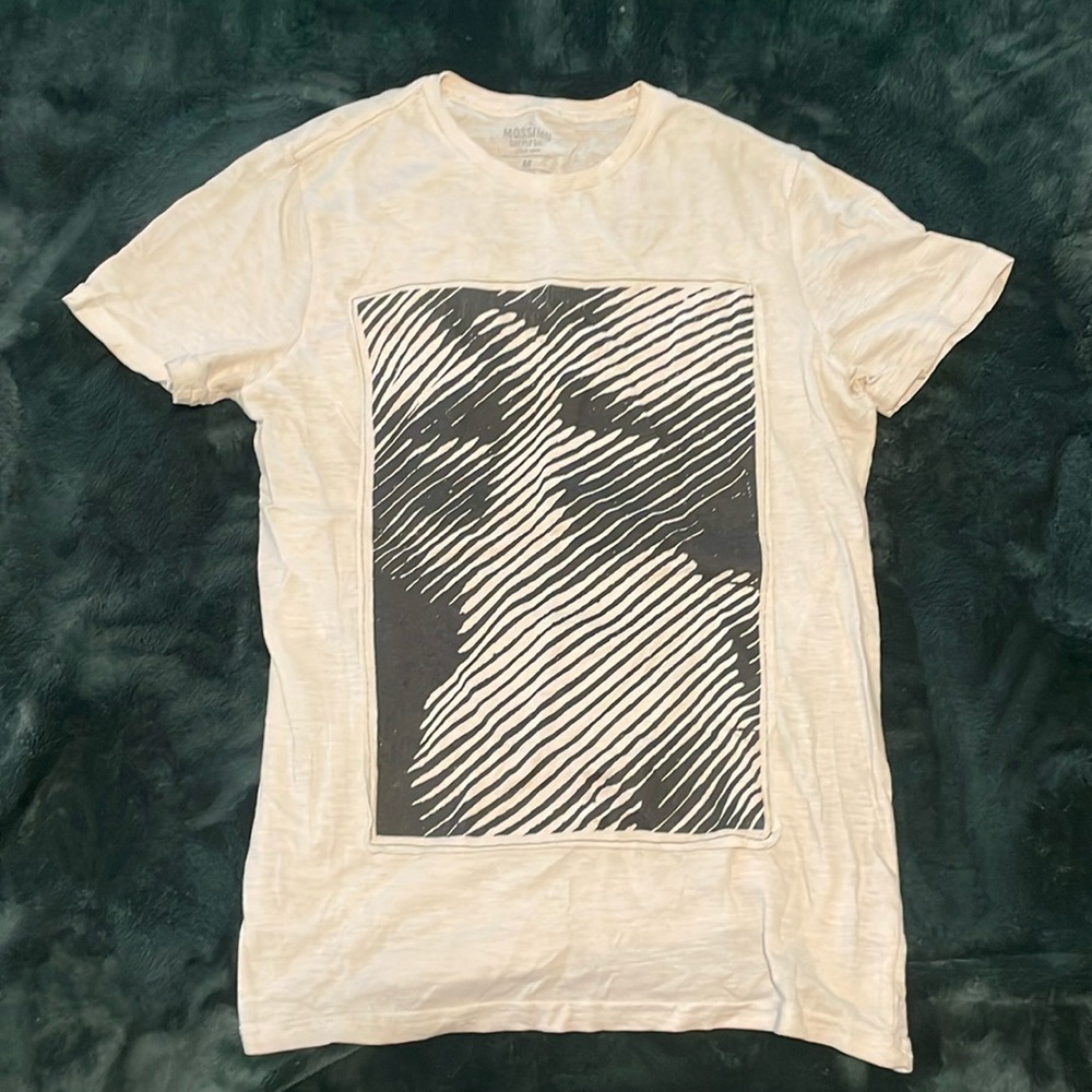 Graphic tee
